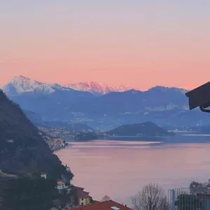 vista-dolce-isola-lakeview-pool-terrace-garden-apartment.it-lombardy.com/