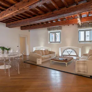 Casa Colonna Ricci Florence